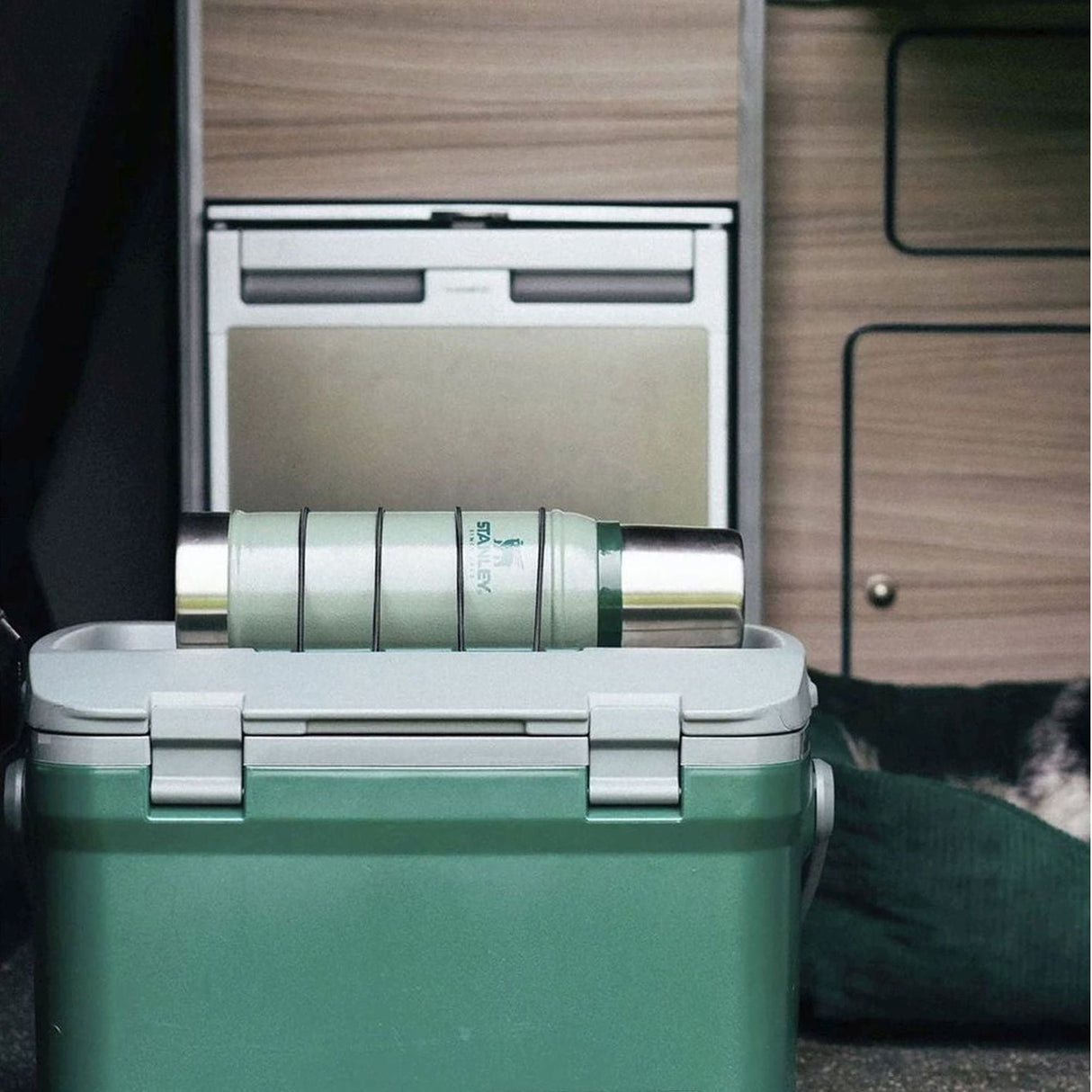 Legendary Classic Bottle Insulated Thermal 0.75L