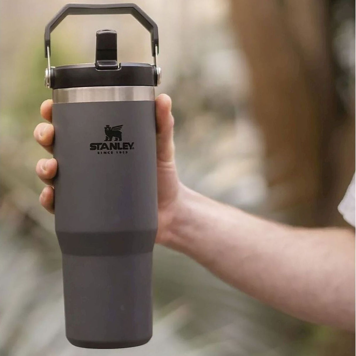 IceFlow Flip Straw Tumbler 0.89L