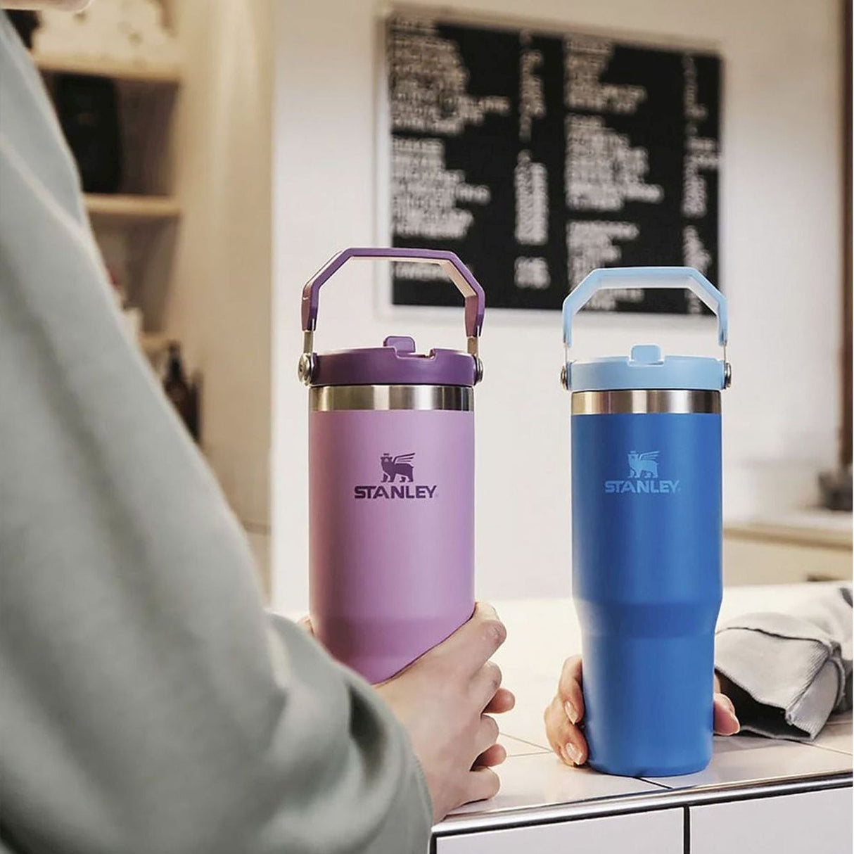 IceFlow Flip Straw Tumbler 0.89L