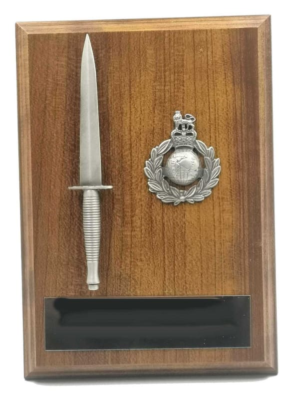 ROYAL MARINES Commando Dagger and CAP BADGE Large Wooden Military Plaque